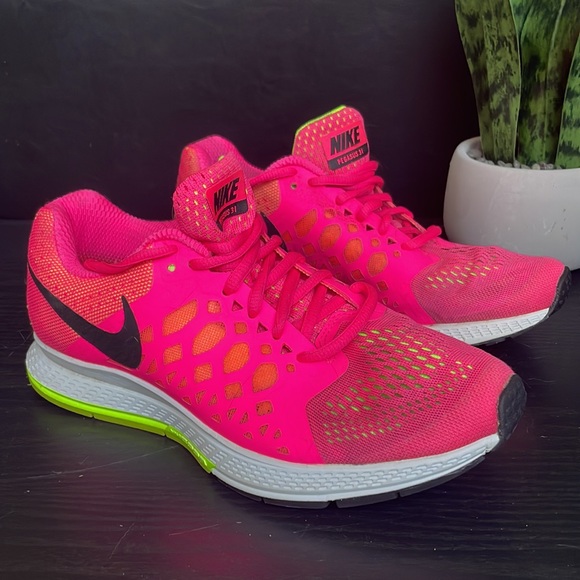 Nike Zoom Pegasus 31 Running Shoes Hot Pink - Picture 2 of 9